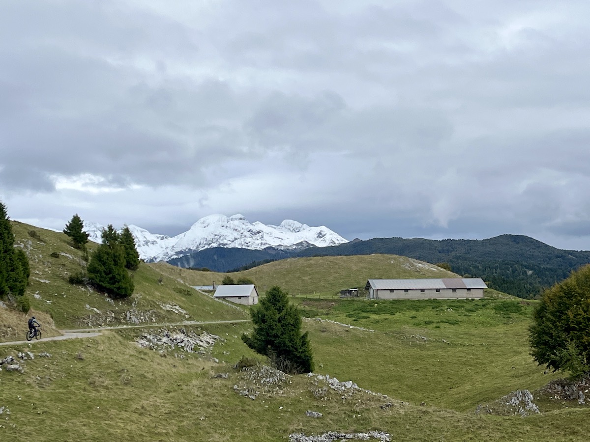 Foresta del Cansiglio Col dei Scios Grotta Bus Del Gias da Piancavallo