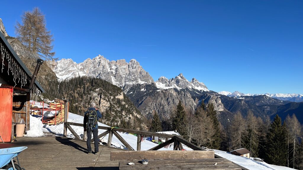 Rifugio Antelao con neve